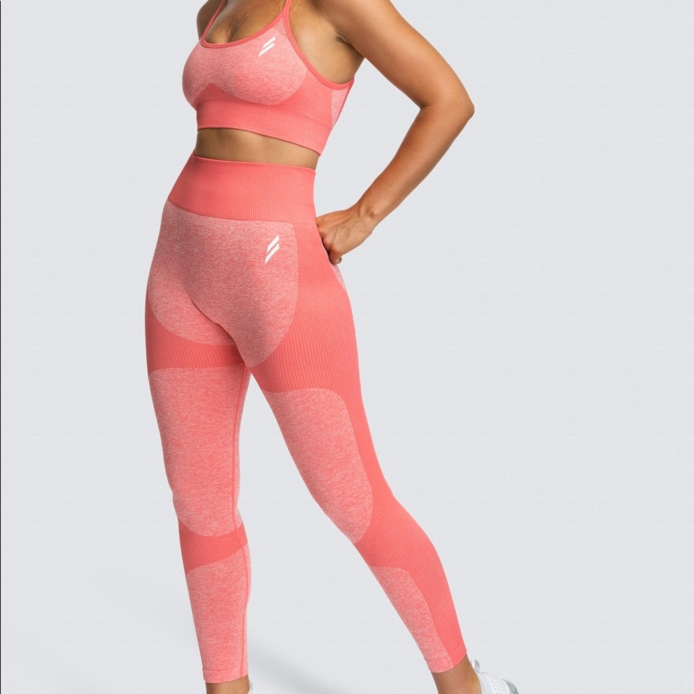 DOYOUEVEN IMPACT SEAMLESS SET